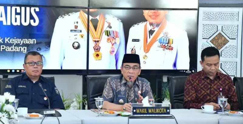 Wakil Wali Kota Padang, Maigus Nasir saat High Level Meeting TPIPD Padang di Gedung Putih Kediaman Resmi Wali Kota Padang, Kamis (7/5/2026). (Foto: Diskominfo Padang)