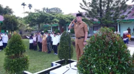 Wakil Wali Kota Payakumbuh, Elzadaswarman saat memimpin upacara di MTsN 2 Payakumbuh, Senin (4/5/2026). (Foto: MC Payakumbuh)