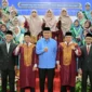 Sekdaprov Sumbar, Arry Yuswandi menghadiri Wisuda Angkatan dan Wisuda Tahfiz Generasi XVII MAS Perguruan Islam Ar Risalah Tahun Pelajaran 2025/2026 di Gedung Serba Guna H. Firman Bahar Yayasan Waqaf Ar Risalah, Minggu (10/5/2026). (Foto: ADPSB)