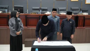 Rapat Paripurna DPRD Padang
