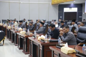 Rapat Paripurna DPRD Padang