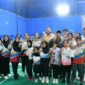 Wali Kota Padang, Fadly Amran menutup Turnamen Bulutangkis Anak Nagari Cup I Tingkat Kota Padang Tahun 2026 di ADT Badminton Hall Balai Baru, Senin (15/6/2026). (Foto: Pemko Padang)