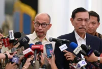 Anggota DEN, Chatib Basri memberikan keterangan pers kepada wartawan di Istana Merdeka, Jakarta, Selasa (9/6/2026). (Foto: BPMI Setpres)