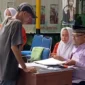 Ilustrasi seorang ayah mengambil rapor anaknya. (Foto: Diskominfo Padang)
