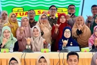 Anggota Komisi V DPRD Sumbar, Yesi Endriani saat Bimtek Guru Wali Kelas Angkatan II di Bukittinggi, Kamis (11/6/2026). (Foto: Ist)