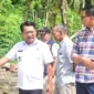 Bupati Padang Pariaman JKA meninjau kondisi SDN 05 Batang Anai di Kecamatan Batang Anai, Rabu (3/6/2026). (Foto: Diskominfo Padang Pariaman)