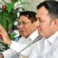 Bupati Padang Pariaman John Kenedy Azis menerima kunjungan silaturahmi rombongan niniak mamak, cadiak pandai, alim ulama dan tokoh masyarakat Nagari Katapiang di kantor bupati setempat, Senin (1/6/2026). (Foto: Diskominfo Padang Pariaman)