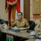 Bupati Solsel, H. Khairunas saat beraudiensi dengan Pemprov Sumbar di Istana Gubernur pada Selasa (9/6/2206). (Foto: Diskominfo Solsel)