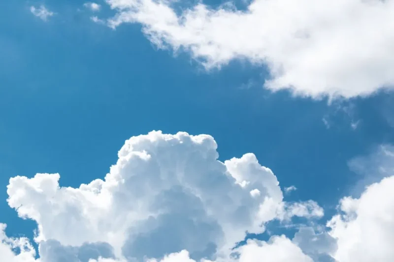 Ilustrasi cuaca cerah berawan. (Foto: Pexels)