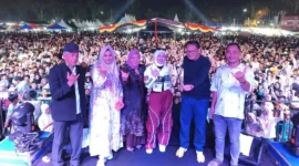 DJ Damonok dan Diva Aurel hibur warga Pasbar di Sumarak Pasa Ekraf 2026, Sabtu (6/6) malam. (Foto: Diskominfo Pasbar)