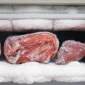 Ilustrasi daging beku. (Foto: Hellosehat.com)