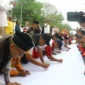 Kapolda Sumbar Irjen Pol Gatot Tri Suryanta melakukan penandatanganan Deklarasi Minangkabau Anti Narkoba dan LGBT di Jalan Jenderal Sudirman, Kota Padang, Minggu (21/6/2026). (Foto: Polda Sumbar)