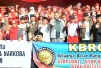 Wali Kota Padang Fadly Amran bersama Wakil Wali Kota Maigus Nasir saat menghadiri sekaligus menandatangani Deklarasi Anti Narkoba dan LGBT di kawasan Car Free Day depan Mapolda Sumbar, Minggu (21/6/2026) pagi. (Foto: Pemko Padang)