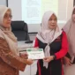 Kegiatan edukasi kepada pelaku usaha pangan terkait higiene sanitasi serta sosialisasi sertifikasi halal di Kantor Camat Padang Barat, Kamis (18/6/2026). (Foto: Diskominfo Padang)