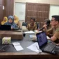 Kepala Dinas Dukcapil Pessel, Beriskhan saat menyampaikan paparan. (Foto: Dok. Niks)