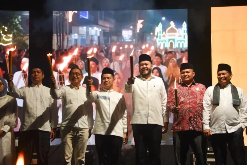 Wali Kota Padang, Fadly Amran menghadiri kegiatan Gema Hijrah Minangkabau di lapangan sebelah Kantor Camat Pauh, Sabtu (13/6/2026). (Foto: Pemko Padang)