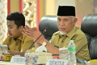 Gubernur Mahyeldi saat rapat bersama Kemenhaj Sumbar dan OPD Pemprov Sumbar di Istana Bung Hatta, Bukittinggi, Senin (29/6). (Foto: Kemenhaj Sumbar)