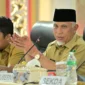 Gubernur Mahyeldi saat rapat bersama Kemenhaj Sumbar dan OPD Pemprov Sumbar di Istana Bung Hatta, Bukittinggi, Senin (29/6). (Foto: Kemenhaj Sumbar)