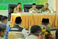 Gubernur Mahyeldi memimpin bersama Kemenhaj Sumbar dan OPD Pemprov Sumbar di Istana Bung Hatta, Bukittinggi, Senin (29/6). (Foto: Kemenhaj Sumbar)