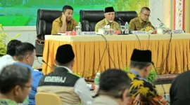 Gubernur Mahyeldi memimpin bersama Kemenhaj Sumbar dan OPD Pemprov Sumbar di Istana Bung Hatta, Bukittinggi, Senin (29/6). (Foto: Kemenhaj Sumbar)