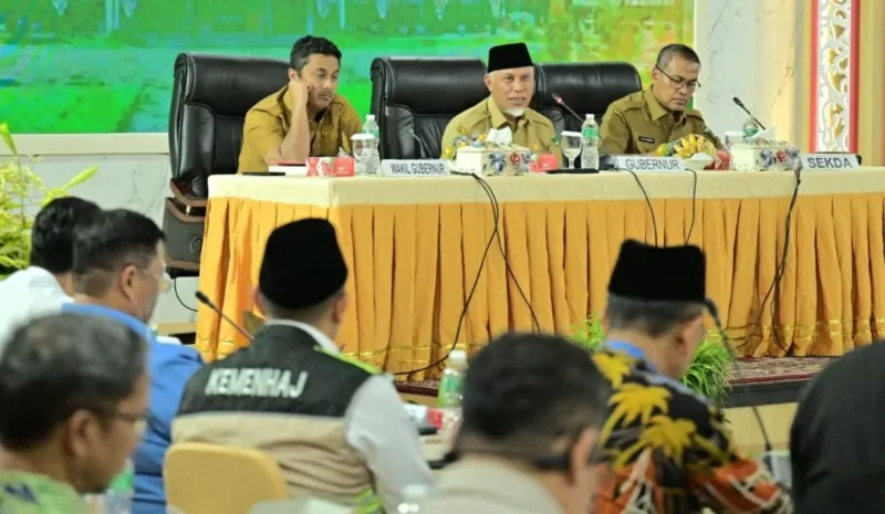 Gubernur Mahyeldi memimpin bersama Kemenhaj Sumbar dan OPD Pemprov Sumbar di Istana Bung Hatta, Bukittinggi, Senin (29/6). (Foto: Kemenhaj Sumbar)