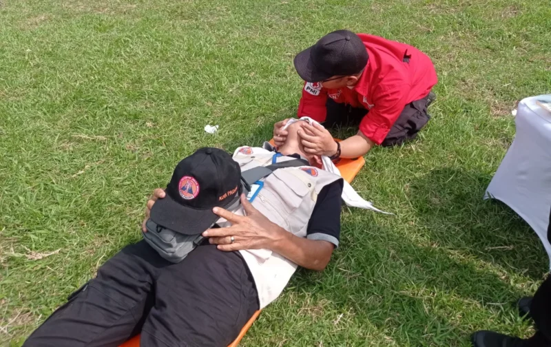 Relawan mengikuti keterampilan teknis penanganan bencana. (Foto: BPBD Padang)