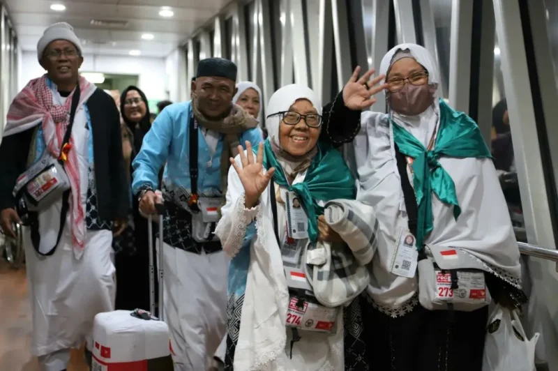 Jemaah haji Kloter pertama tiba di BIM, Rabu (3/6/2026) malam. (Foto: Humas Kemenhaj Sumbar)