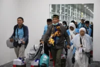 Jemaah haji asal Bengkulu Kloter 4 Debarkasi Padang tiba di BIM pada Minggu malam (7/6/2026). (Foto: Humas Kemenhaj Sumbar)