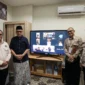 Jemaah haji penyandang disabilitas bersama Wakil Ketua KND RI, Deka Kurniawan audiensi dengan Menhaj, Mochamad Irfan Yusuf, di Kantor Daker Madinah, Arab Saudi, Selasa (2/6/2026). (Foto: Kemenhaj)
