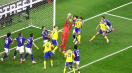 Jepang memastikan tiket ke Babak 32 Besar Piala Dunia 2026 usai bermain imbang 1-1 melawan Swedia pada laga terakhir Grup F. (Foto: FIFA.com)