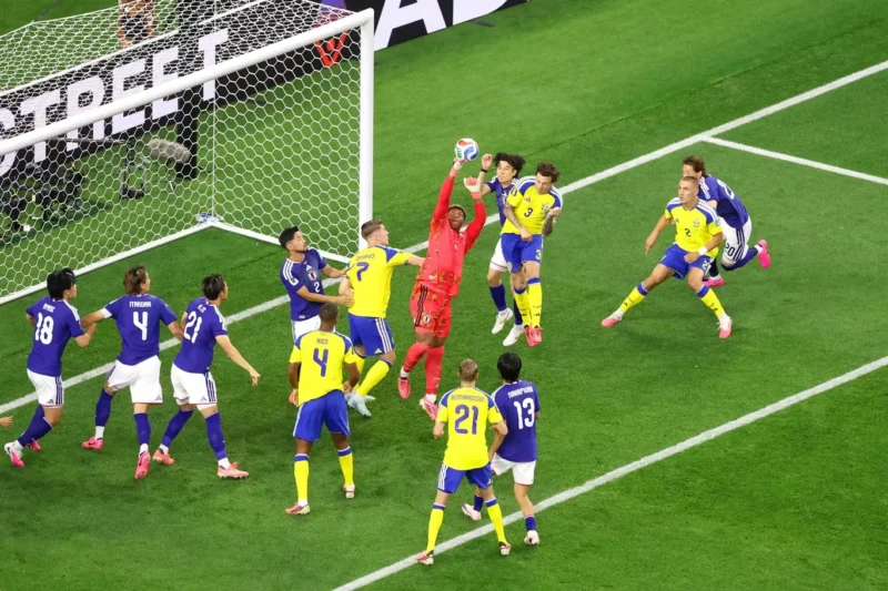 Jepang memastikan tiket ke Babak 32 Besar Piala Dunia 2026 usai bermain imbang 1-1 melawan Swedia pada laga terakhir Grup F. (Foto: FIFA.com)