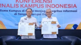 Penandatanganan Nota Kesepahaman antara Sekretaris Jenderal Kemnaker, Cris Kuntadi dan Ketua Umum IJTI, Herik Kurniawan, di Kantor Dewan Pers, Jakarta, Kamis (4/6/2026). (Foto: Kemnaker)