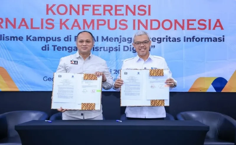 Penandatanganan Nota Kesepahaman antara Sekretaris Jenderal Kemnaker, Cris Kuntadi dan Ketua Umum IJTI, Herik Kurniawan, di Kantor Dewan Pers, Jakarta, Kamis (4/6/2026). (Foto: Kemnaker)