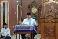 Ketua DPRD Sumbar Muhidi saat menghadiri kegiatan menyambut Tahun Baru Islam 1448 H di Masjid Darul Amal, Kelurahan Koto Panjang Ikur Koto, Padang, Selasa (16/6/2026). (Foto: Ist)