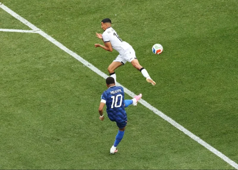 Momen saat Kylian Mbappe mencetak gol ke gawang Irak. (Foto: FIFA.com)