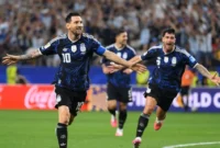 Lionel Messi melakukan selebrasi setelah membobol gawang Yordania pada laga terakhir Grup J Piala Dunia 2026. (Foto: FIFA.com)