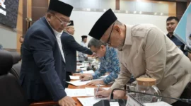 Menhaj Moch. Irfan Yusuf dalam Rapat Kerja bersama Komisi VIII DPR RI, Rabu (10/6). (Foto: Kemenhaj)