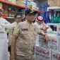Menhaj RI, Mochamad Irfan Yusuf, bersama Tim Amirul Hajj meninjau dua dapur katering penyedia konsumsi jemaah haji Indonesia di Madinah, Rabu (3/6/2026). (Foto: Kemenhaj)