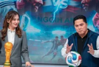 Menpora Erick Thohir saat menghadiri acara nobar pertandingan Argentina melawan Austria yang diselenggarakan TVRI pada Senin (22/6). (Foto: Andre/kemenpora.go.id)