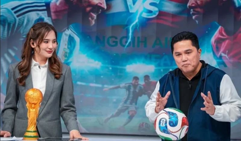 Menpora Erick Thohir saat menghadiri acara nobar pertandingan Argentina melawan Austria yang diselenggarakan TVRI pada Senin (22/6). (Foto: Andre/kemenpora.go.id)