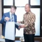 Menteri Perindustrian Agus Gumiwang Kartasasmita saat menerima kunjungan Duta Besar Federasi Rusia untuk Indonesia Sergei Gennadievich Tolchenov di Indonesia Alexander Masaltsev di Jakarta. (Foto: Kemenperin)