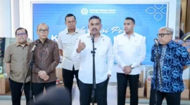 Menteri UMKM Maman Abdurrahman memberikan keterangan pers. (Foto: Kementerian UMKM)