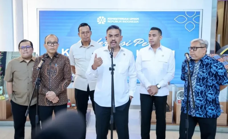Menteri UMKM Maman Abdurrahman memberikan keterangan pers. (Foto: Kementerian UMKM)