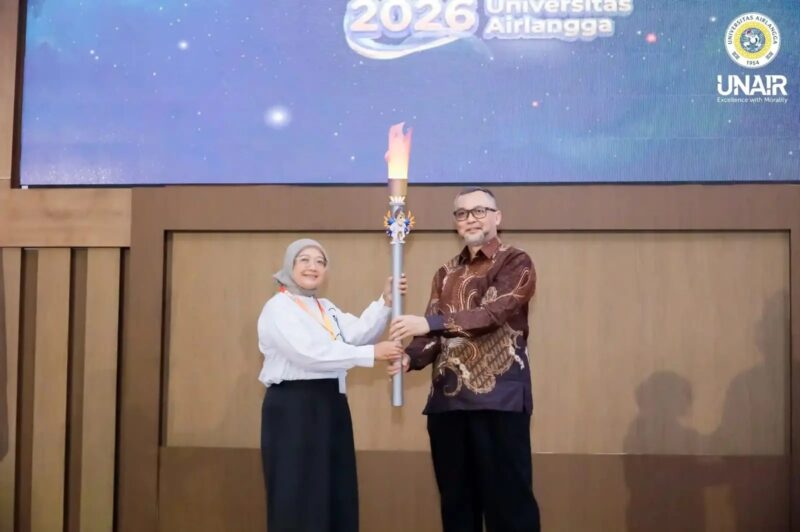 Kemdiktisaintek resmi membuka babak final ONMIPA-PT Tahun 2026 di Aula Garuda Mukti, Kampus MERR-C Unair, Surabaya, Senin (8/6). (Foto: Kemdiktisaintek)