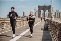 Ilustrasi pasangan sedang jogging bersama. (Foto: Pexels)