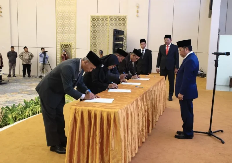 Sekretaris Jenderal Kemenag RI, Kamaruddin Amin melantik 258 Kepala KUA Aula HM Rasjidi, kantor layanan Kementerian Agama di Jakarta. (Foto: Ist/Kemenag)