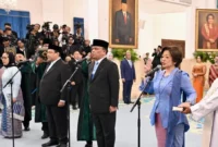Presiden Prabowo Subianto melantik Nanik S. Deyang, Agustina Arumsari dan Trenggono sebagai Kepala dan Wakil Kepala BGN di Istana Negara, Jakarta, Senin (8/6/2026). (Foto: BPMI Setpres/Cahyo)