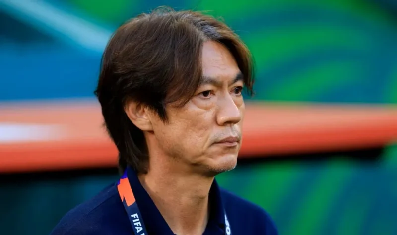 Pelatih Timnas Korsel Hong Myungbo. (Foto: FIFA.com)