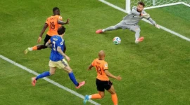 Aksi pemain Belanda saat membobol gawang Swedia pada pertandingan Grup F Piala Dunia 2026. (Foto: FIFA.com)