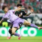 Pemain Korea Selatan saat berduel dengan pemain Meksiko. (Foto: FIFA.com)